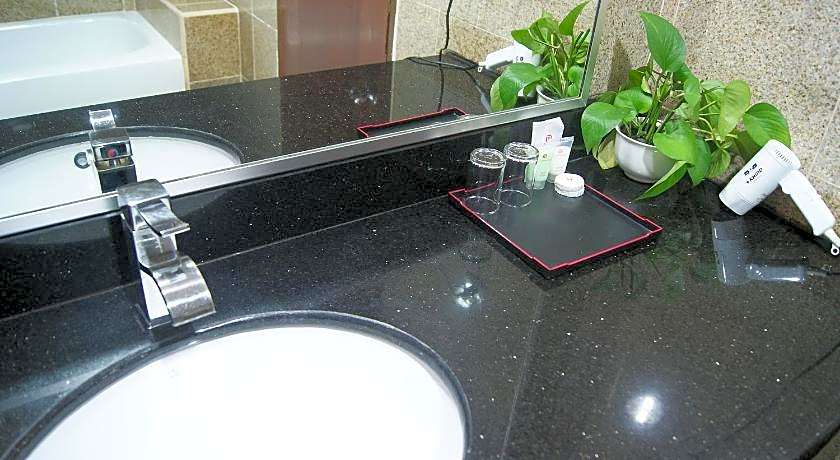 Tang Dynasty Bay Hotel Sepanggar