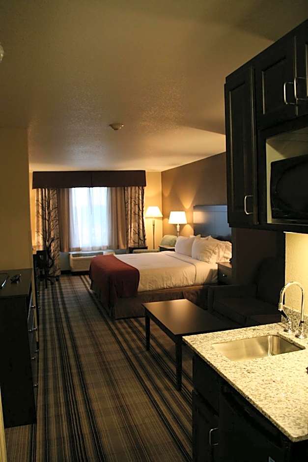 Holiday Inn Express & Suites Nevada By IHG