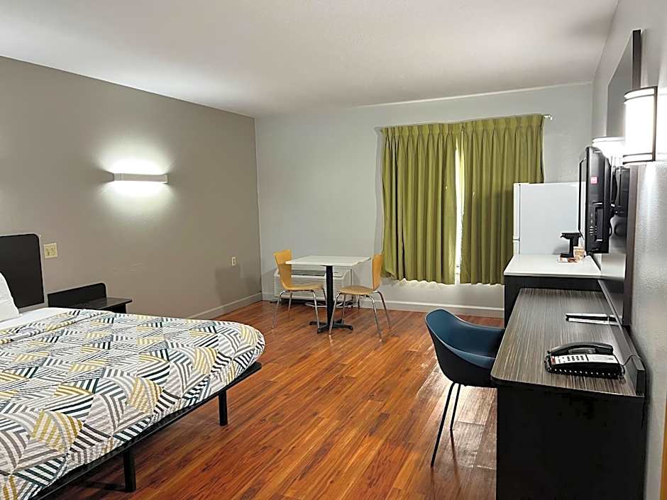 Studio 6 Suites Springfield, OH