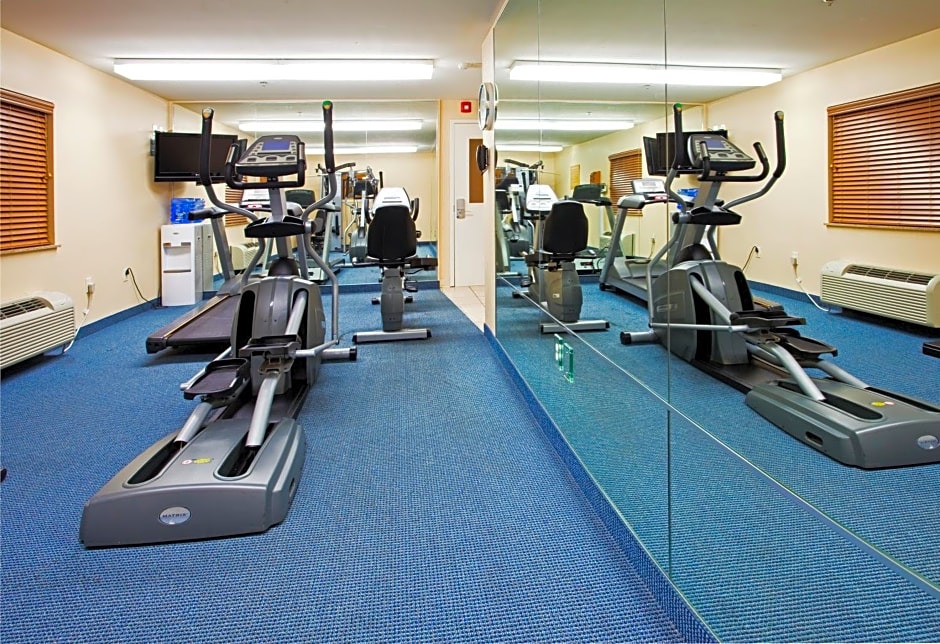 Candlewood Suites Jacksonville, an IHG Hotel