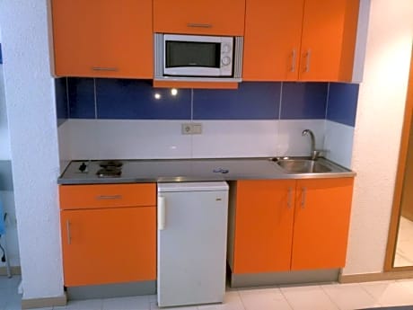 ONE BEDROOM 3 ADULTS + 1 CHILD