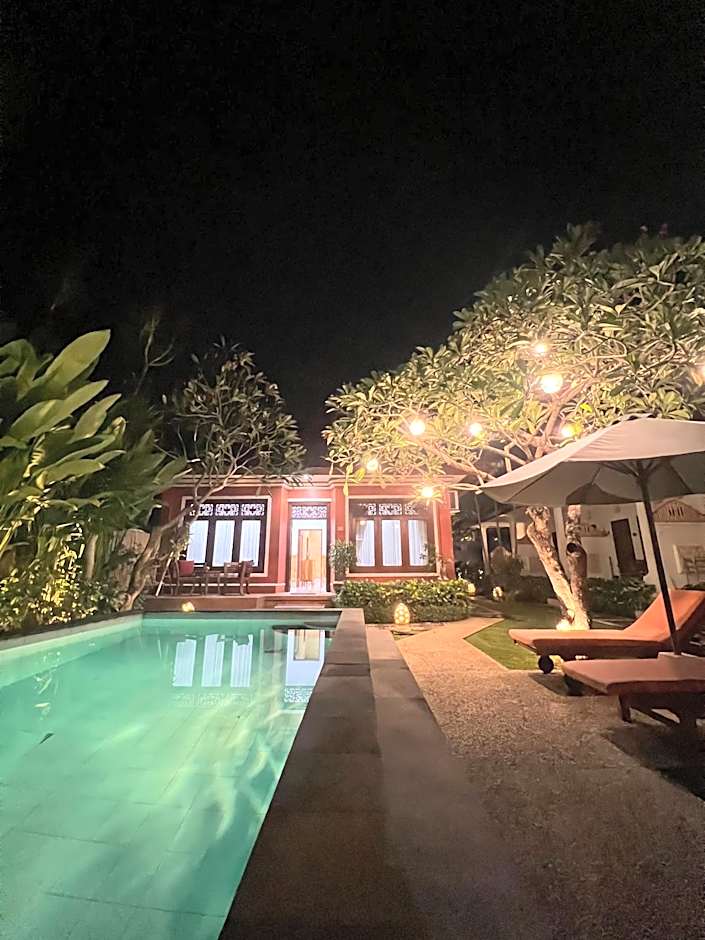 Tiga Naga Villa