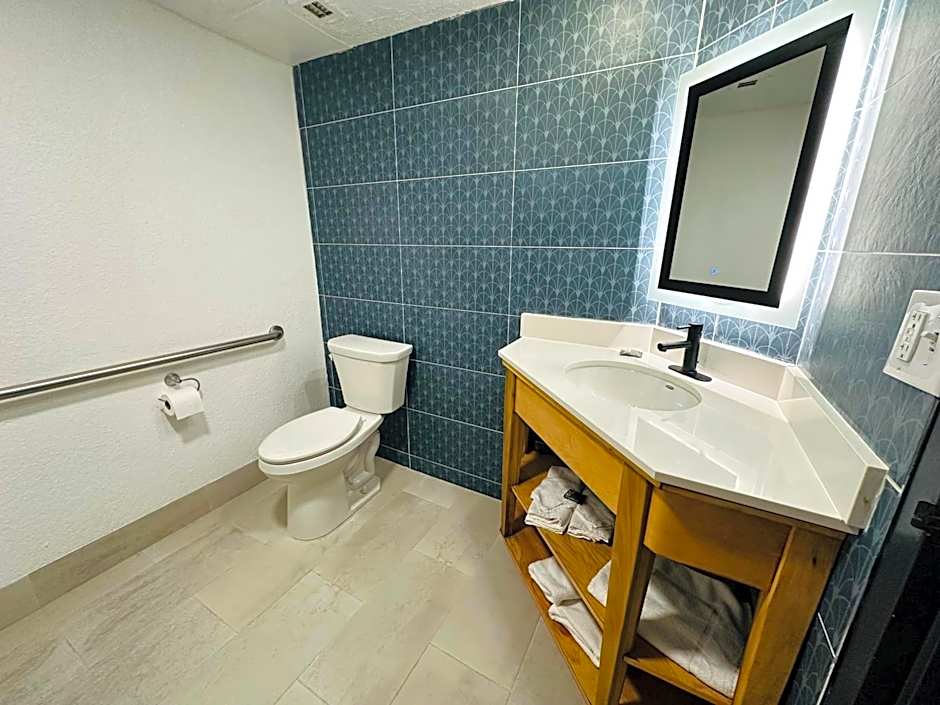 Country Inn & Suites by Radisson, Canton near Hall of Fame