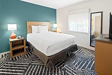 Queen Room with Accessible Tub - Disability Access