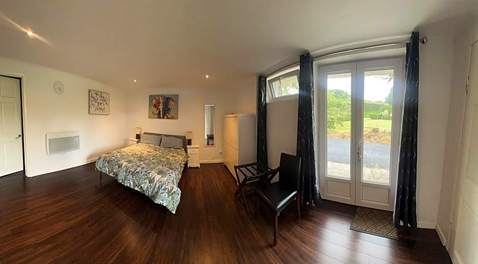 Chez Thomas 7 Route du Monde Ancien