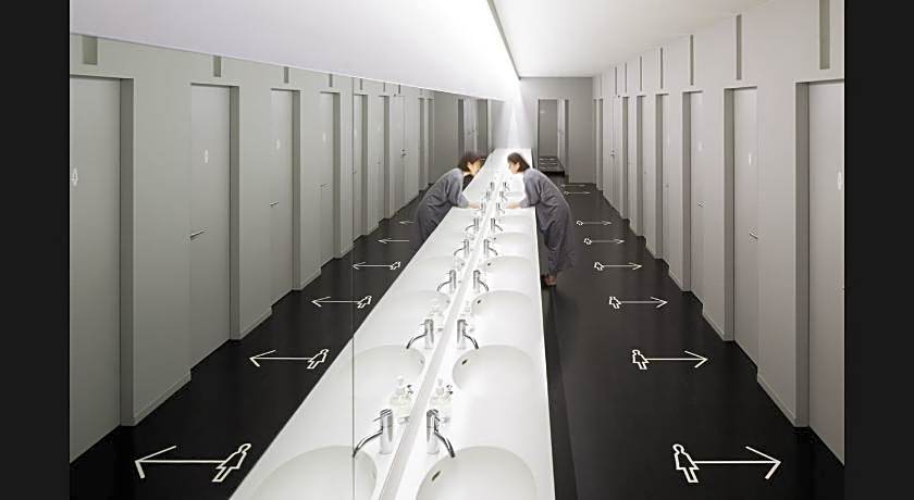 9h nine hours Narita Airport