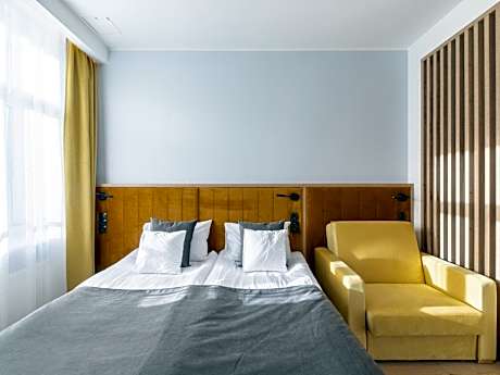 Standard Triple Studio