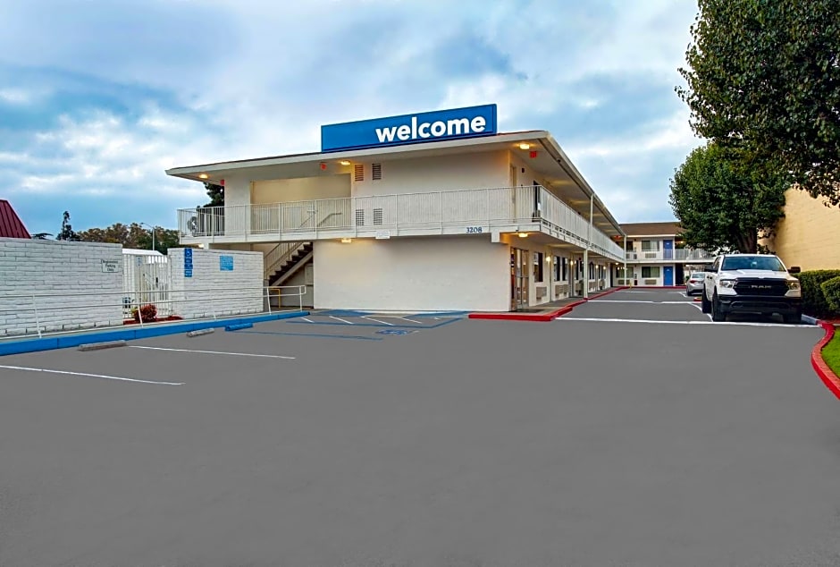 Motel 6-Santa Clara, CA
