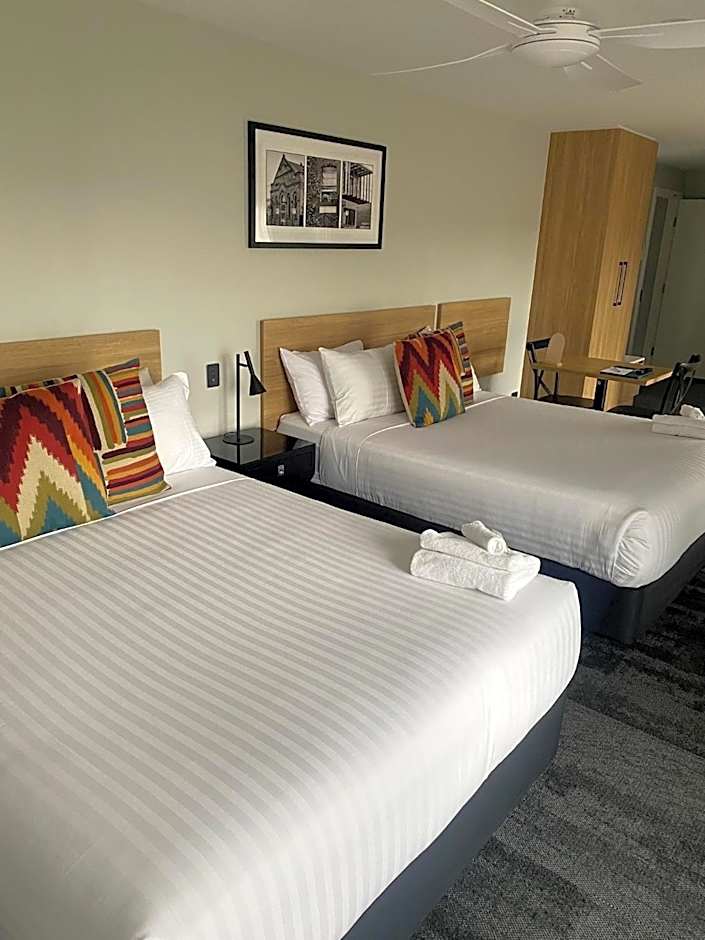 AVENUE MOTEL APARTMENTS