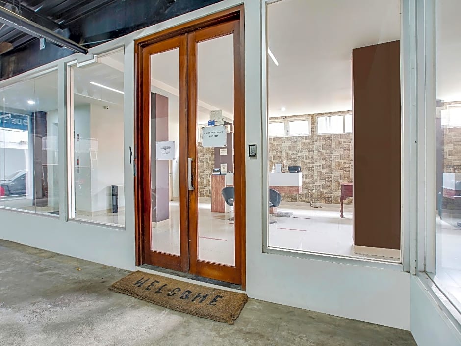 OYO Flagship 91130 Hotel 99 Lodaya