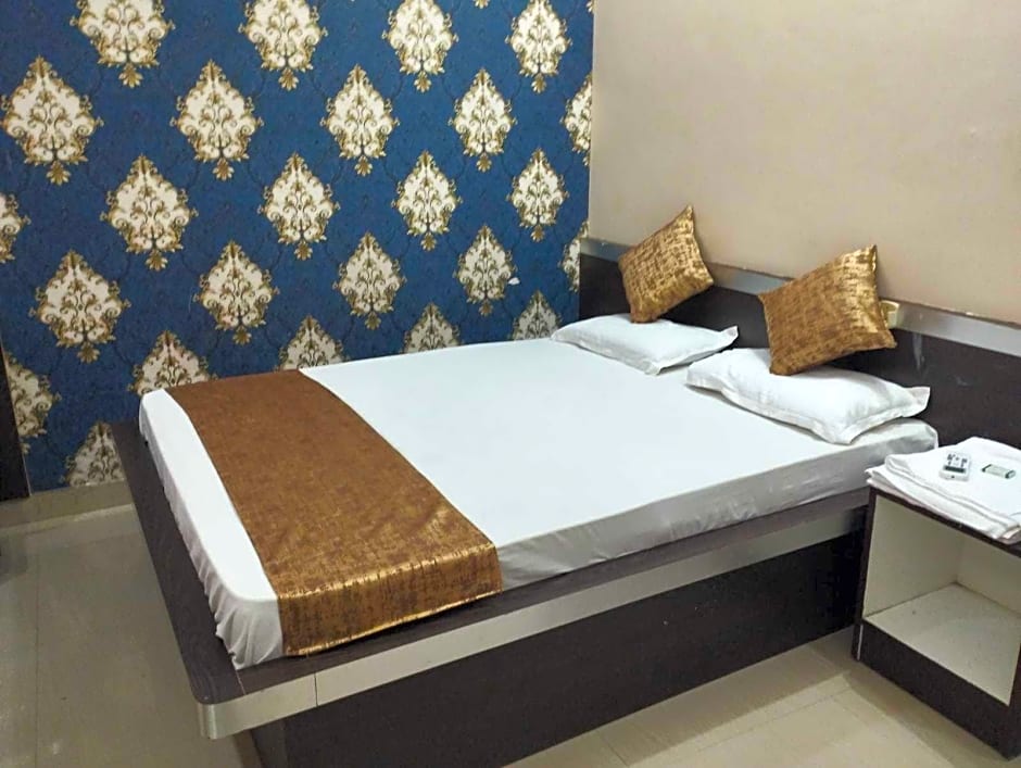 OYO Flagship Shri Anasuya Datt Lodge