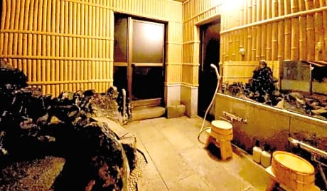 内竈ひなた庵