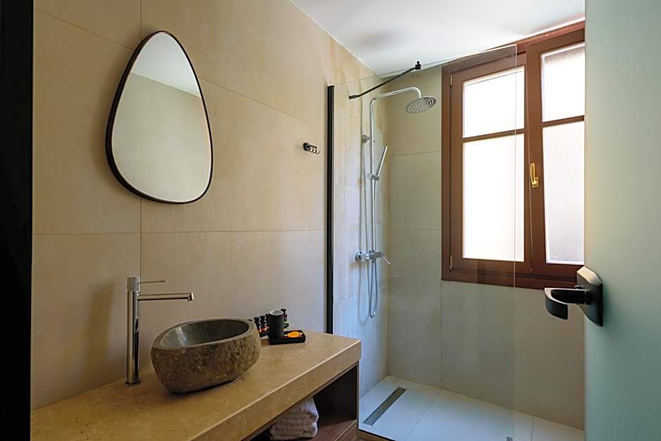 Arthur Suites in Old Town