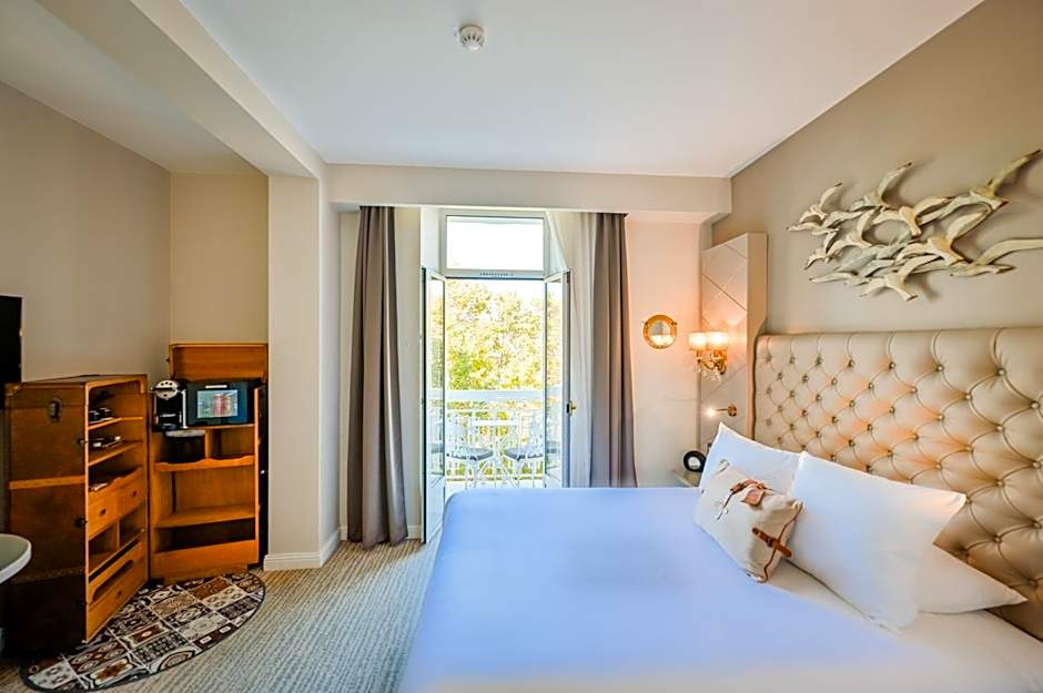 Grand Hotel Des Sablettes Plage, Curio Collection By Hilton