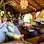 Serena Mivumo River Lodge