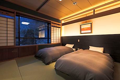 Japanese-Style Suite Room with Bed-Top Floor - Non-Smoking