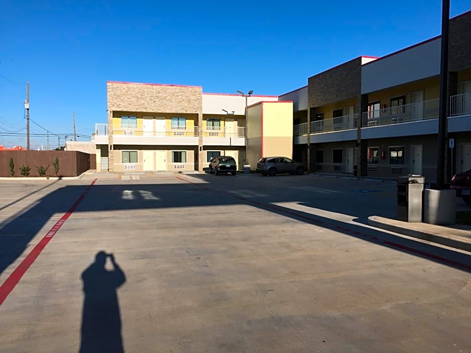 Days Inn by Wyndham Freeport