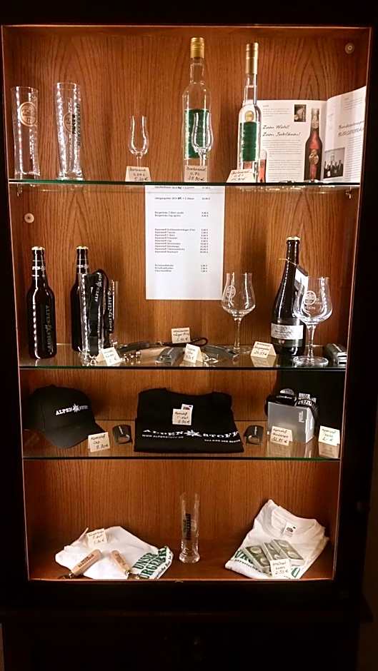 Altstadt- und Businesshotel Pfaubräu - Brauereigasthof - Frühstücksbuffet - kostenfreie Radgarage - Hunde willkommen