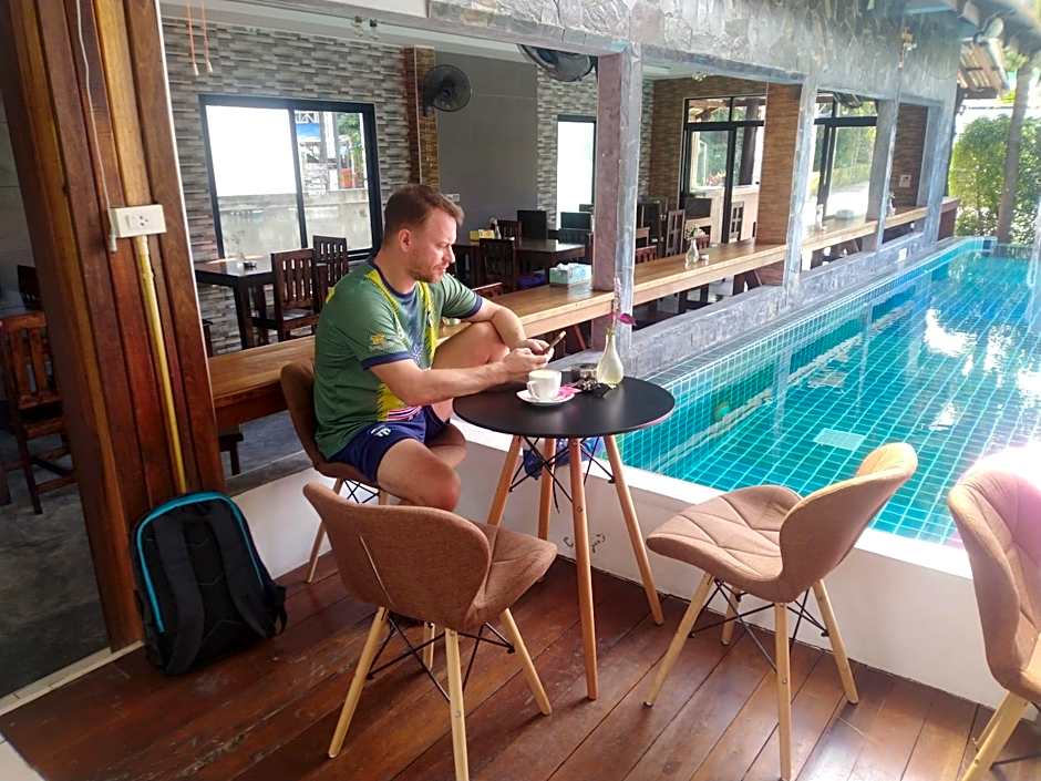 Billabong Hotel And Cafe