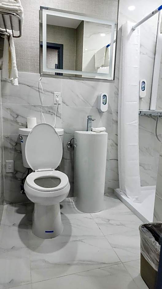Hotel Fuego Bronx BRAND NEW