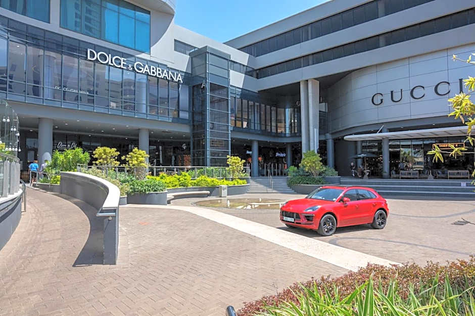 Opulent Oceans Apartment 2505 with Sea Views