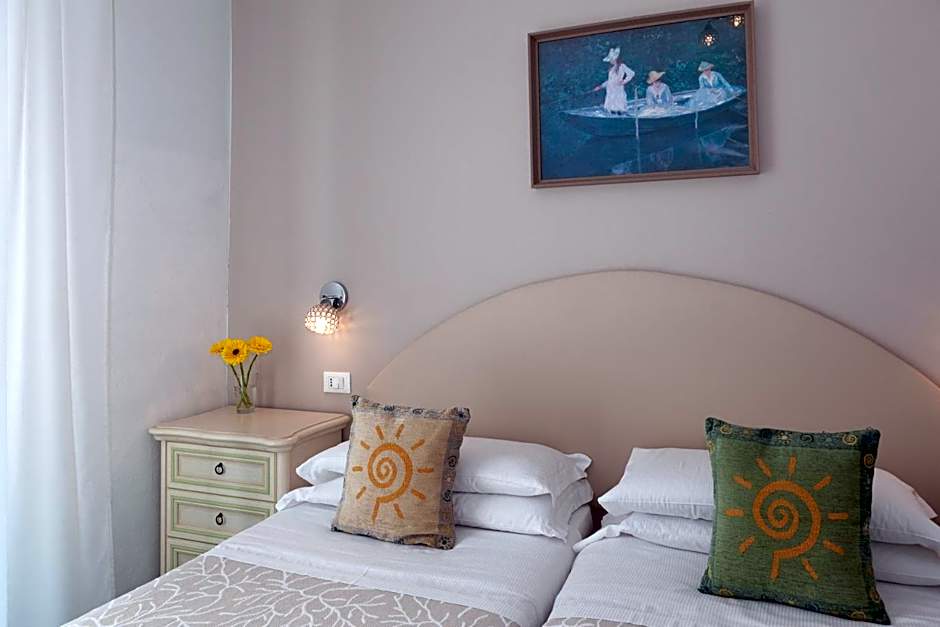 MoMo Seaview Hotel