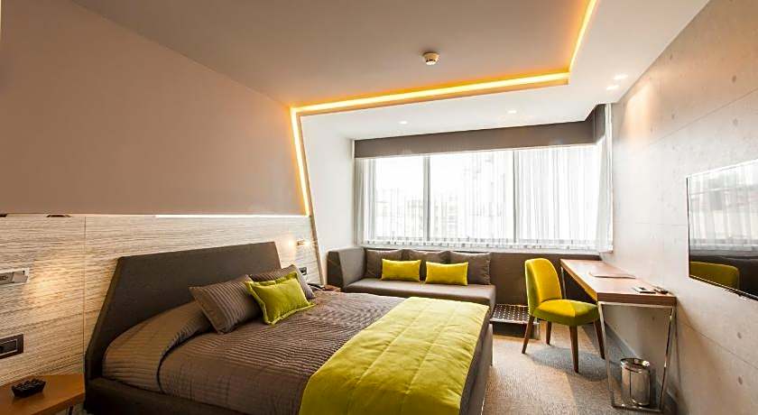 Zeniva Hotel 