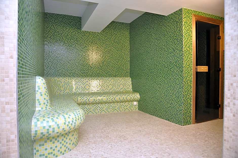 Golden Tulip Ana Dome Hotel