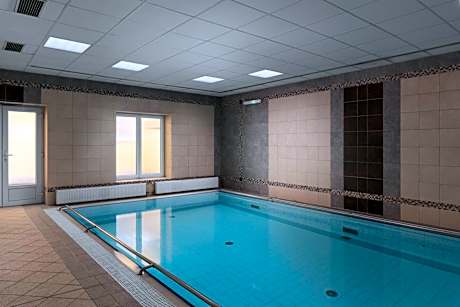 Suite with Spa Access