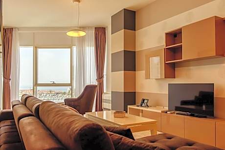 Superior One-Bedroom Apartment with Terrace and Sea View