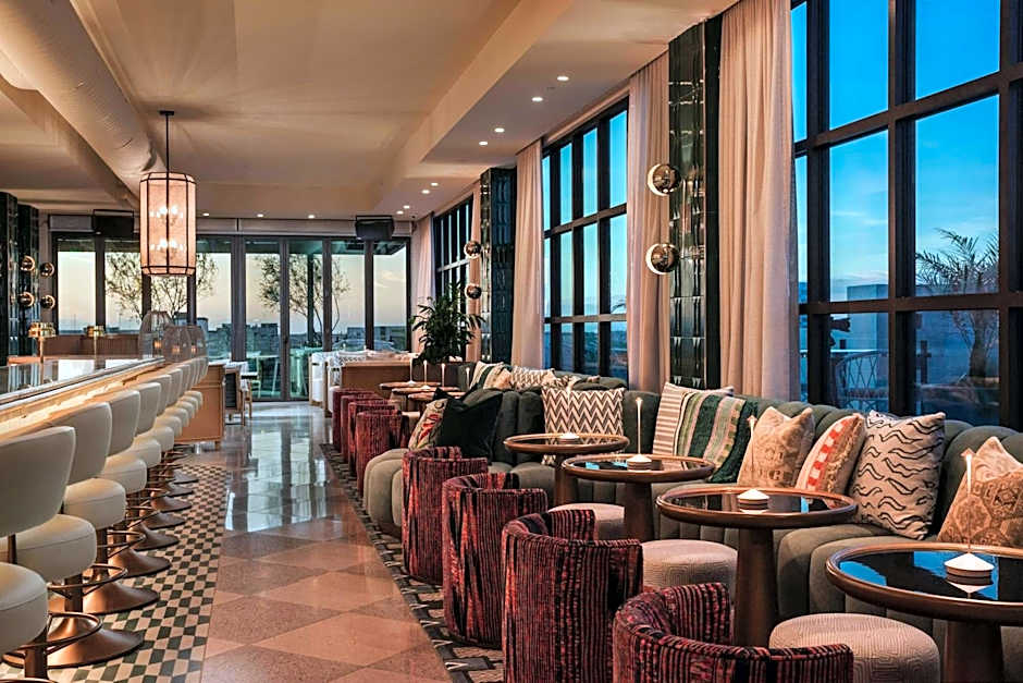 Moxy St. Petersburg Downtown