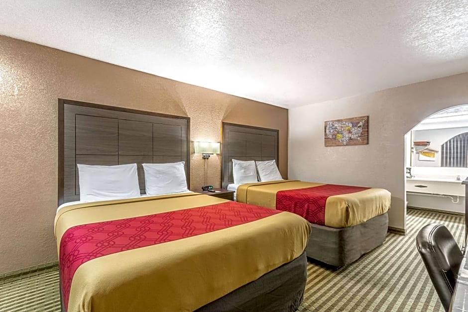 Econo Lodge Winfield