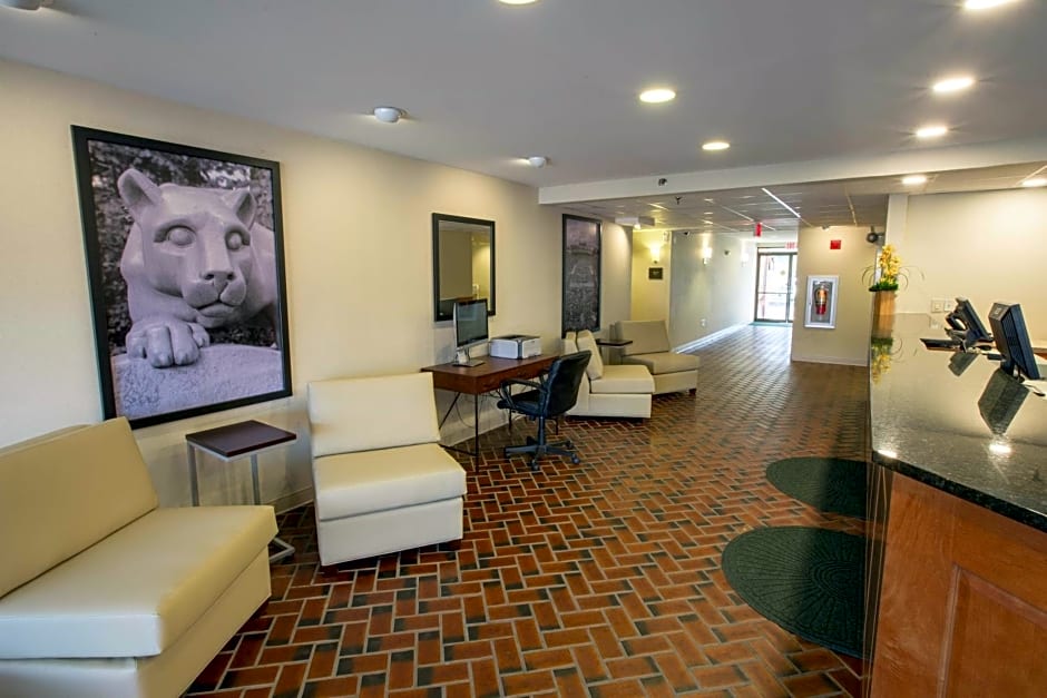 Super 8 by Wyndham State College