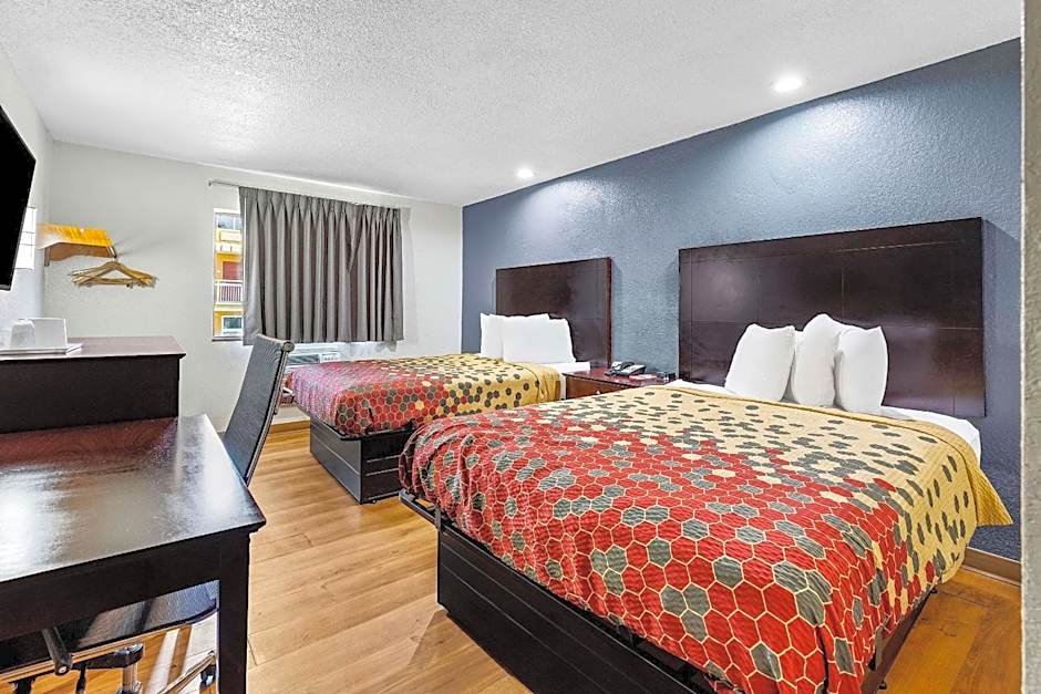 Econo Lodge Akron Copley Northwest