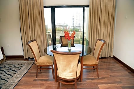 Junior Suite, 1 Bedroom (Executive Lounge Access) (1 Double Bed)