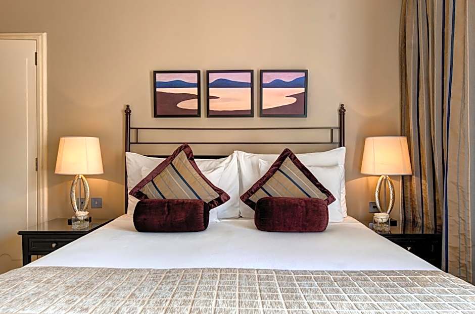 Photo 1 of 4 of Executive 1 Queen Bed, Sea View