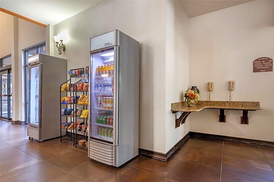 Best Western Plus Cimarron Hotel & Suites
