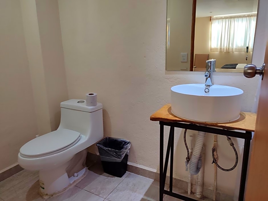 Hotel Ashly Loma Larga