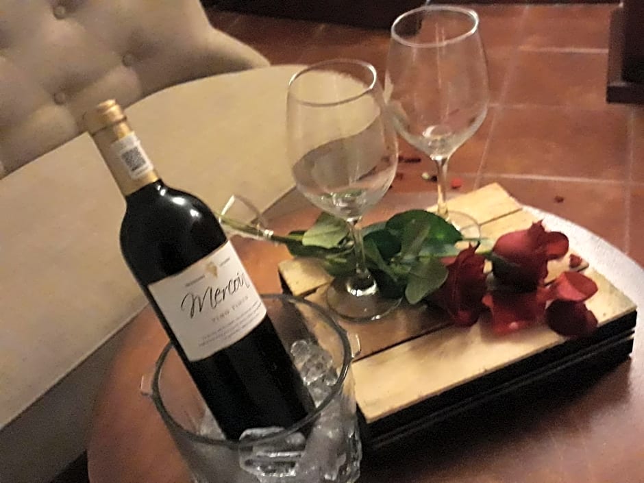 Villa Blanca Suites
