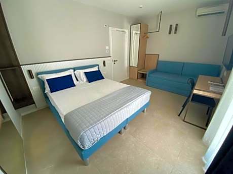Comfort Triple Room