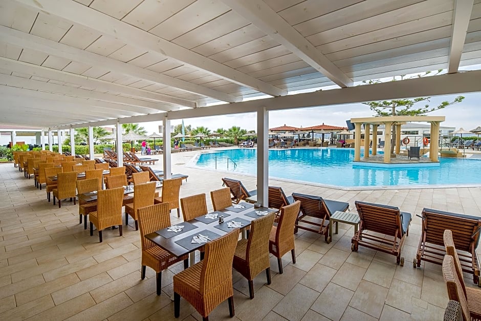 SENSEANA Sea Side Resort & Aquadventure