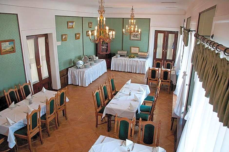 Hotel Zamek Pułtusk Dom Polonii