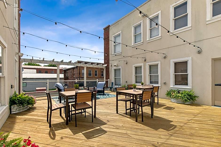 Western Front Hotel