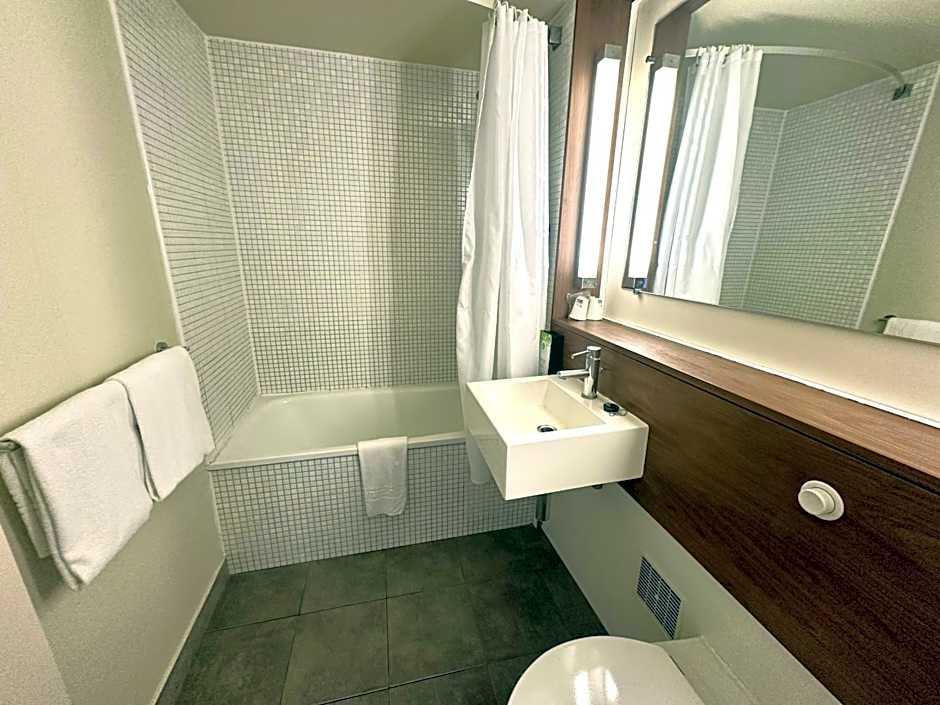 Campanile Hotel Chantilly