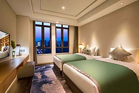 One Bedroom Deluxe Twin Room