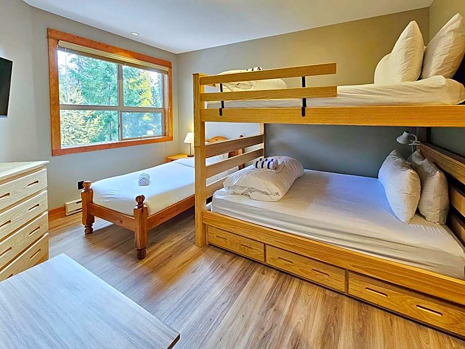 Timberline Lodges by Fernie Lodging Co