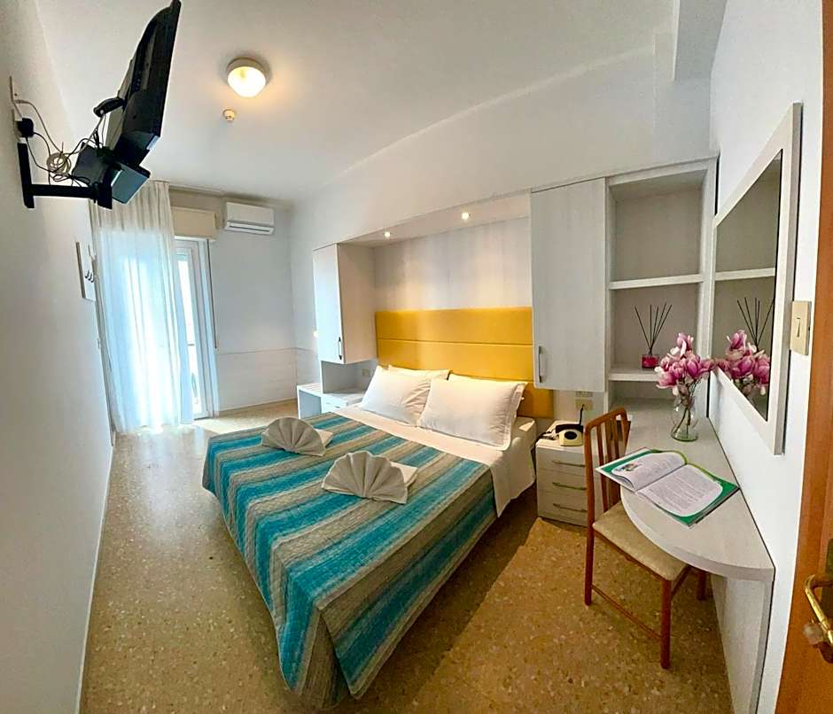 Hotel Crystal con Piscina Estiva Privata - SPIAGGIA INCLUSA con Formula All Inclusive