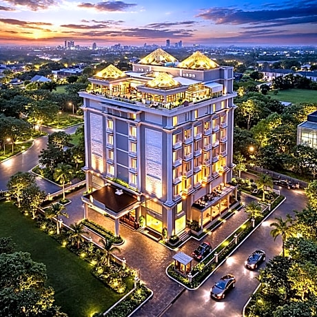 The Grantage Hotel & Sky Lounge