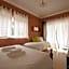 Ericeira Chill Hill Hostel & Private Rooms