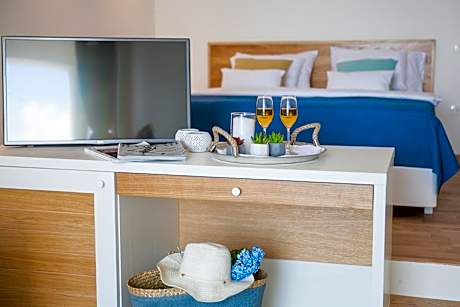 Superior Double Room with Balcony and Sea View